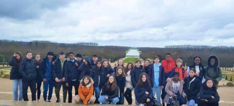 students at a Paris trip